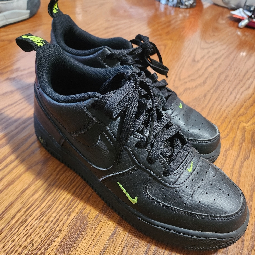 Nike Air Force Black/Volt